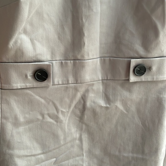 BNWT Ann Taylor 10P dark gray sheath dress with button detail at waist - Picture 3 of 4